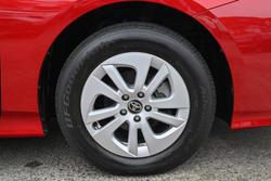2016 Toyota Prius ZVW50R Emotional Red