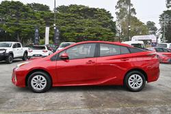 2016 Toyota Prius ZVW50R Emotional Red