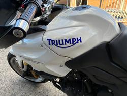 Triumph 2008 1050cc triumph tiger RED/WHITE