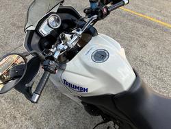 Triumph 2008 1050cc triumph tiger RED/WHITE