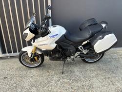 Triumph 2008 1050cc triumph tiger RED/WHITE