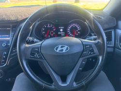 2017 Hyundai Veloster SR Turbo FS5 Series II White Crystal
