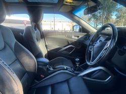 2017 Hyundai Veloster SR Turbo FS5 Series II White Crystal