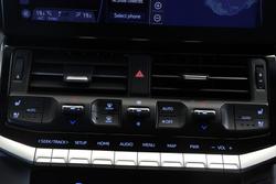 2024 Toyota Landcruiser VX
