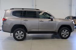 2024 Toyota Landcruiser VX