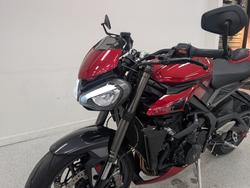 2025 Triumph 2025 Triumph 765CC STREET TRIPLE RS Carnival Red