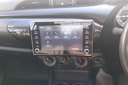 2022 Toyota Hilux SR