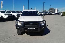 2022 Toyota Hilux SR