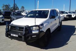 2022 Toyota Hilux SR