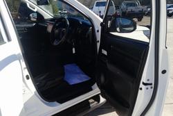 2022 Toyota Hilux SR