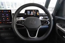 2024 Volkswagen ID. Buzz Pro BEV560