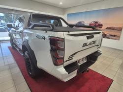 2026 Isuzu D-MAX BLADE