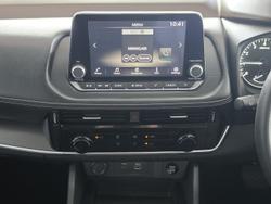 2025 Nissan X-TRAIL ST