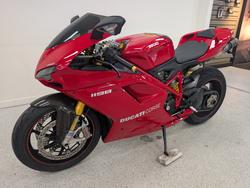 2009 DUCATI 1198 S Red