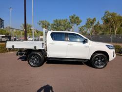 2022 Toyota Hilux SR