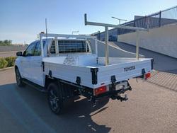2022 Toyota Hilux SR
