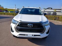 2022 Toyota Hilux SR