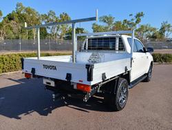 2022 Toyota Hilux SR