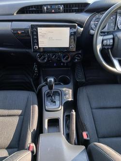 2022 Toyota Hilux SR