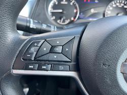 2021 Nissan Navara SL