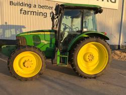 0 John Deere 5720