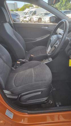 2015 Hyundai Accent Active