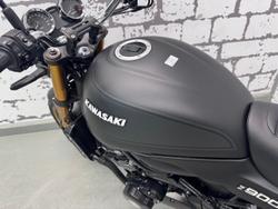 2025 Kawasaki Z900RS SE Z Black