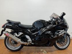 Suzuki GSX1300RA (hayabusa)