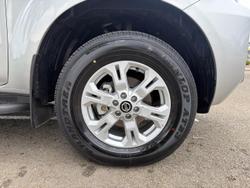 2025 Nissan Navara ST