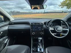 2023 Hyundai Tucson (No Badge)