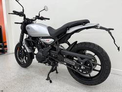 2026 Royal Enfield GUERILLA 450 Silver