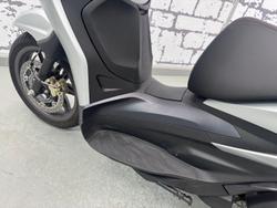 2021 Piaggio Beverly 400 S Beverly Silver