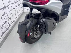 2021 Piaggio Beverly 400 S Beverly Silver