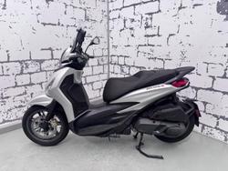 2021 Piaggio Beverly 400 S Beverly Silver