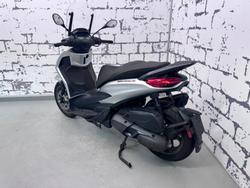 2021 Piaggio Beverly 400 S Beverly Silver