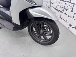 2021 Piaggio Beverly 400 S Beverly Silver