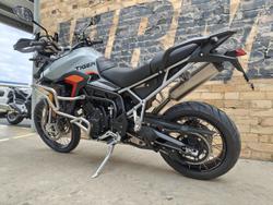 2026 TRIUMPH TIGER 900 DESERT EDITION ROAD GREY