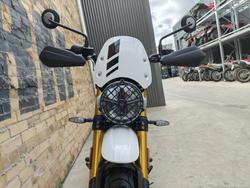2026 TRIUMPH SCRAMBLER 400 XC DUAL PURPOSE VANILLA