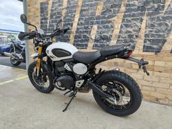 2026 TRIUMPH SCRAMBLER 400 XC DUAL PURPOSE VANILLA