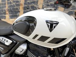 2026 TRIUMPH SCRAMBLER 400 XC DUAL PURPOSE VANILLA