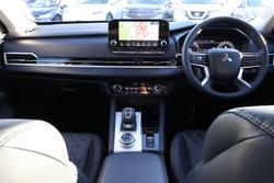 2023 Mitsubishi Outlander Exceed