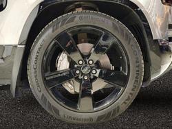 2025 Land Rover Defender 110 D350 X-Dynamic SE