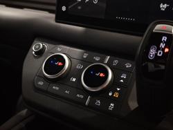 2025 Land Rover Defender 110 D350 X-Dynamic SE