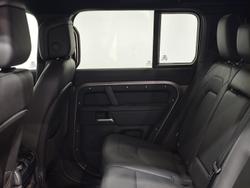 2025 Land Rover Defender 110 D350 X-Dynamic SE