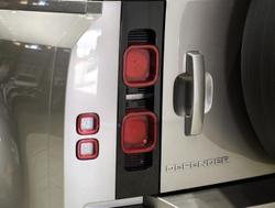 2025 Land Rover Defender 110 D350 X-Dynamic SE
