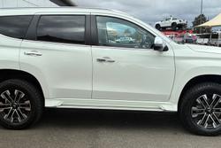 2022 Mitsubishi Pajero Sport GLS