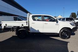 2024 Toyota Hilux SR