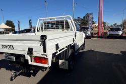 2024 Toyota Hilux SR