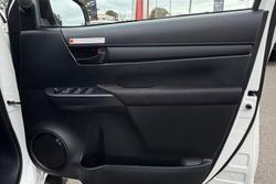 2024 Toyota Hilux SR