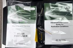 2024 Toyota Hilux SR